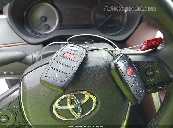JTEAAAAH8MJ024280 2021 TOYOTA VENZA White Widok deski rozdzielczej