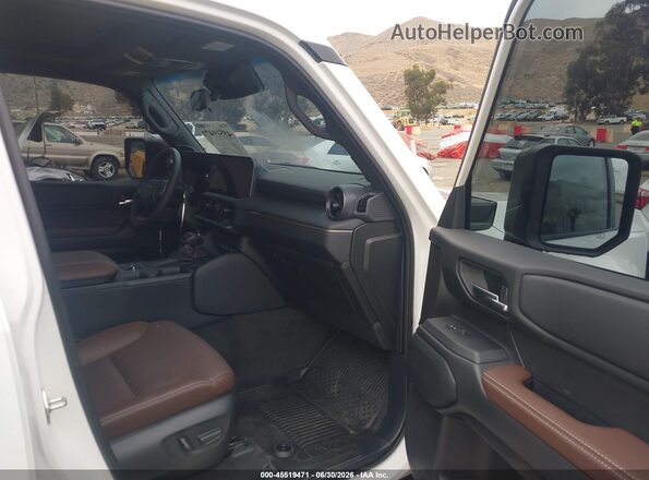 JTEABFAJ2TK062402 2026 TOYOTA LAND CRUISER White Սալոնի դիմացի տեսք