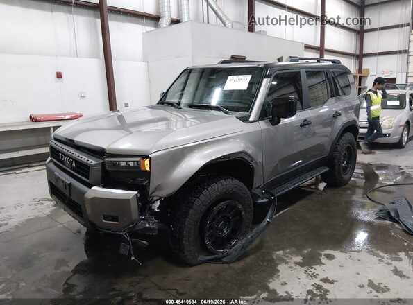 JTEABFAJ7TK051752 2026 TOYOTA LAND CRUISER Gray წინა მარცხენა ხედი სამი მეოთხედიდან