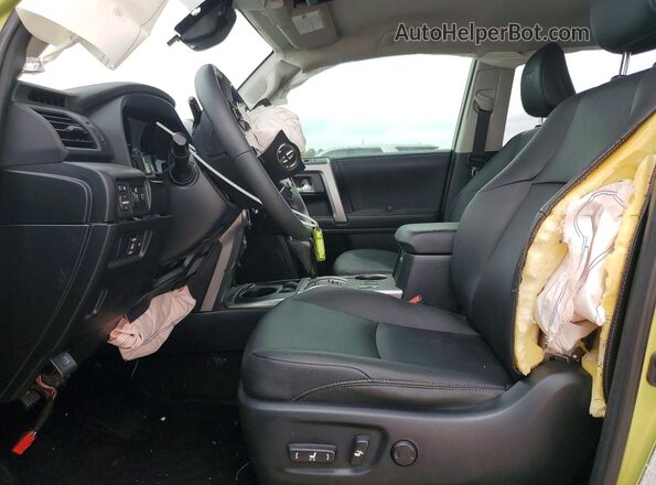 JTEAU5JR2P5288325 2023 TOYOTA 4RUNNER Green Widok wnętrza z przodu