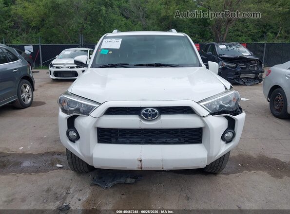 JTEBU5JR1G5311159 2016 TOYOTA 4RUNNER White Вид задньої частини салону