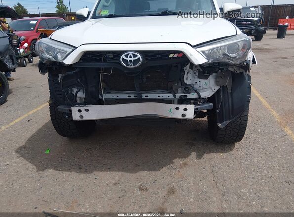 JTEBU5JR2H5464845 2017 TOYOTA 4RUNNER White წინა ხედი