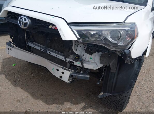 JTEBU5JR2H5464845 2017 TOYOTA 4RUNNER White 