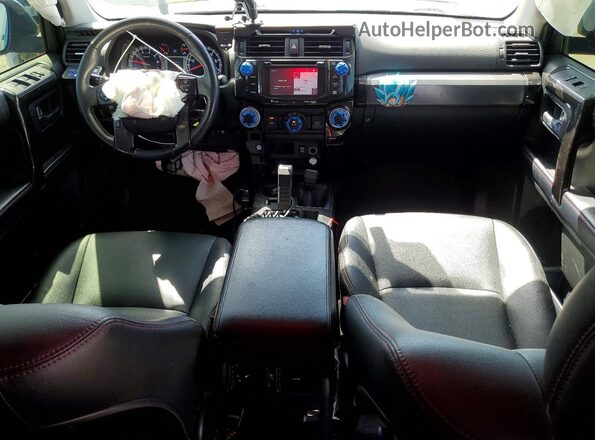 JTEBU5JR2J5544586 2018 TOYOTA 4RUNNER Синий Вид панели приборов