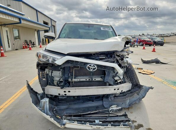 JTEBU5JR2J5565096 2018 TOYOTA 4RUNNER Белый Вид спереди