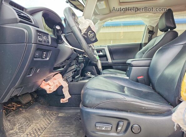 JTEBU5JR2J5565096 2018 TOYOTA 4RUNNER Белый Вид салона спереди
