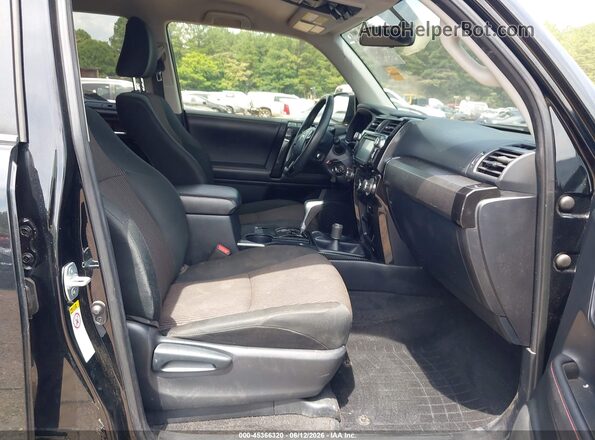 JTEBU5JR2K5665166 2019 TOYOTA 4RUNNER Black Widok wnętrza z przodu