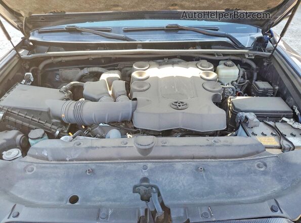 JTEBU5JR2L5825418 2020 TOYOTA 4RUNNER Blue Вид підкапотного простору