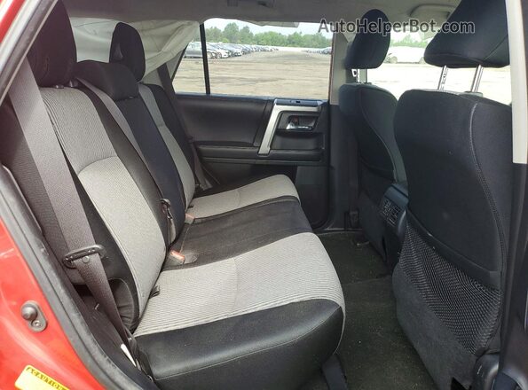 JTEBU5JR3K5629082 2019 TOYOTA 4RUNNER Red Vista interior trasera