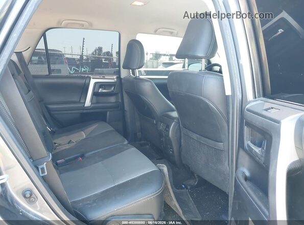 JTEBU5JR3K5733720 2019 TOYOTA 4RUNNER Gray Vista de la etiqueta del VIN