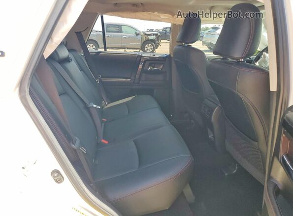 JTEBU5JR3L5809504 2020 TOYOTA 4RUNNER White Vista interior trasera