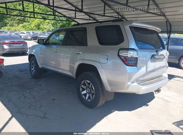 JTEBU5JR4K5658946 2019 TOYOTA 4RUNNER Silver Trasero izquierdo