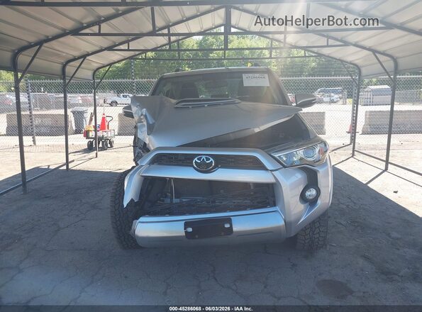 JTEBU5JR4K5658946 2019 TOYOTA 4RUNNER Silver Vista del cuadro de instrumentos