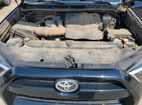 JTEBU5JR5H5447487 2017 TOYOTA 4RUNNER Black ძრავის განყოფილების ხედი