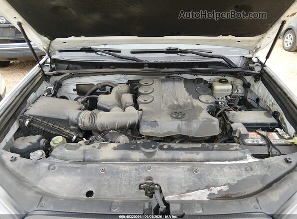 JTEBU5JR5J5527832 2018 TOYOTA 4RUNNER White Vista trasera