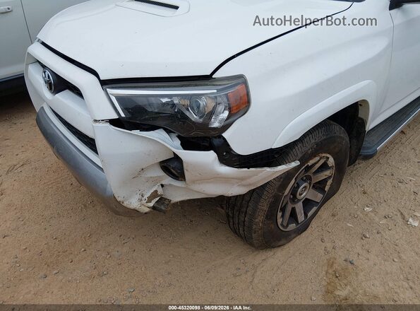 JTEBU5JR5J5527832 2018 TOYOTA 4RUNNER White Vista frontal