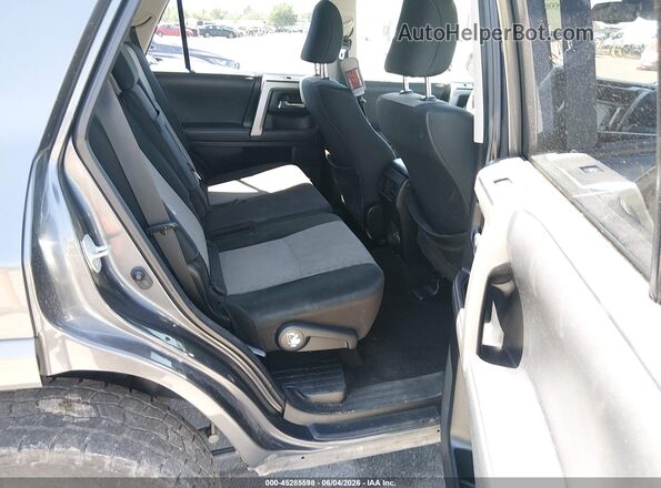 JTEBU5JR5L5816258 2020 TOYOTA 4RUNNER Gray VIN კოდის სტიკერის ხედი