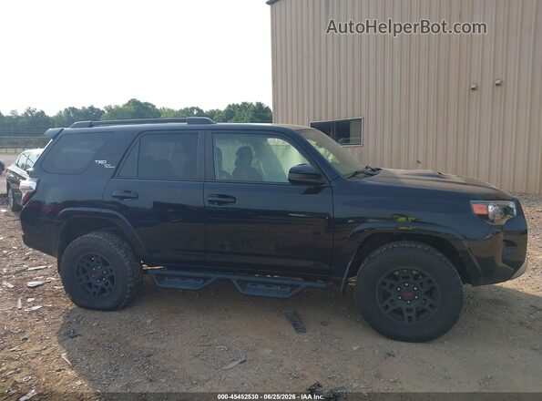 JTEBU5JR6L5740551 2020 TOYOTA 4RUNNER Black Вид задньої частини салону