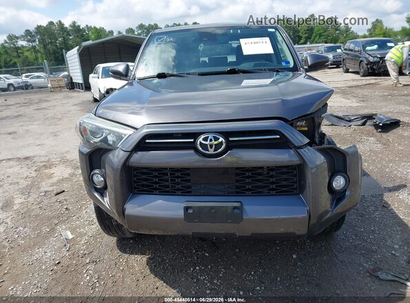 JTEBU5JR7L5751946 2020 TOYOTA 4RUNNER Gray Rear interior view