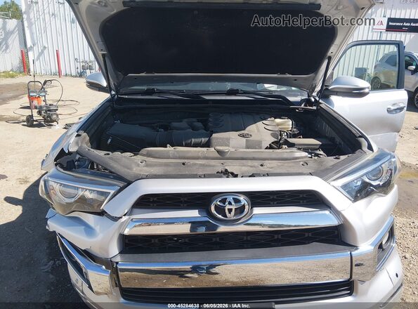 JTEBU5JR8H5454935 2017 TOYOTA 4RUNNER Silver Вид ззаду