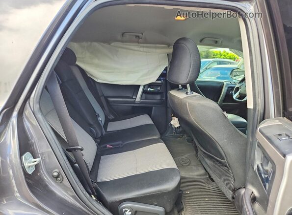 JTEBU5JR8H5456944 2017 TOYOTA 4RUNNER Charcoal Vista interior trasera