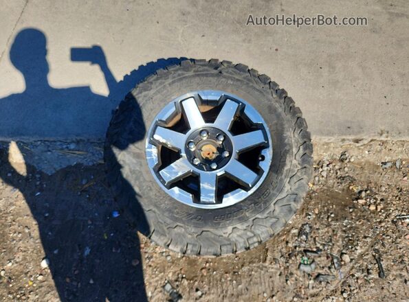 JTEBU5JR8K5669237 2019 TOYOTA 4RUNNER Gray VIN կոդի պիտակի տեսք