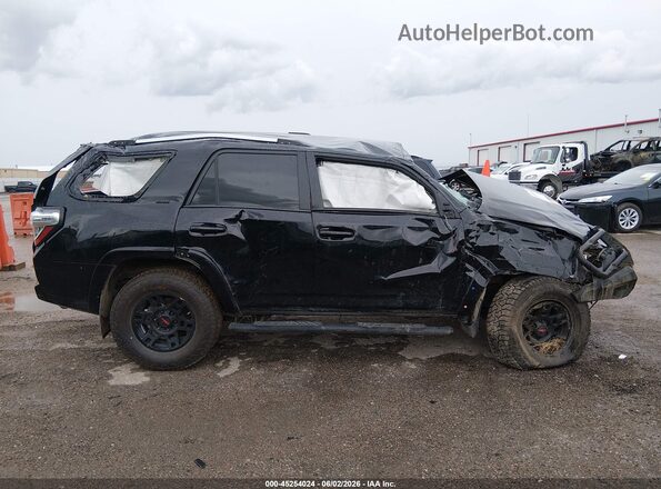 JTEBU5JR9L5783183 2020 TOYOTA 4RUNNER Black Вид задньої частини салону