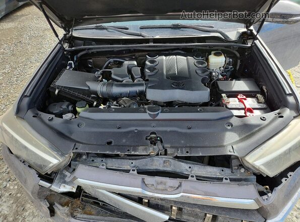 JTEBU5JRXG5305196 2016 TOYOTA 4RUNNER Charcoal Vista del compartimento del motor