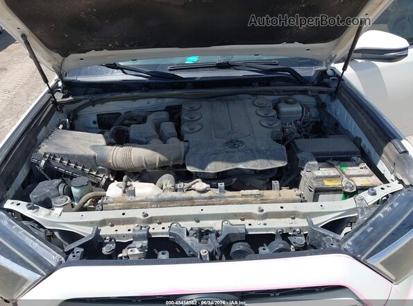 JTEBU5JRXH5450059 2017 TOYOTA 4RUNNER White Rear view