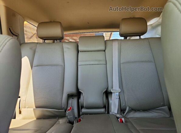 JTEDU5JR4M5251379 2021 TOYOTA 4RUNNER White Вид задніх сидінь