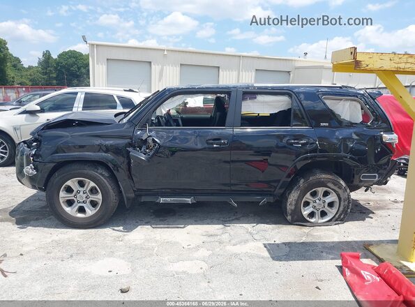 JTEEU5JR0R5307233 2024 TOYOTA 4RUNNER Black 