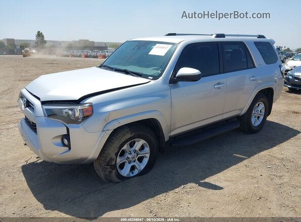 JTEEU5JR2N5264153 2022 TOYOTA 4RUNNER Silver Առջևի ձախ երեք քառորդ տեսարան