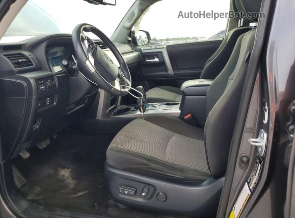 JTEEU5JR3M5233492 2021 TOYOTA 4RUNNER Gray Front interior view