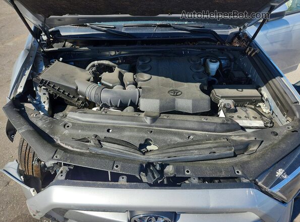 JTEEU5JR3R5311373 2024 TOYOTA 4RUNNER Silver Սալոնի հետևի տեսք