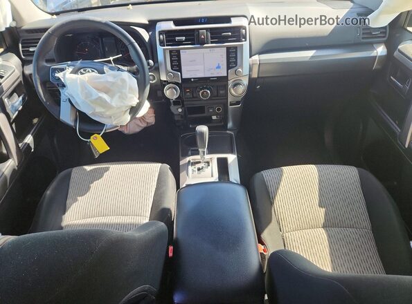 JTEEU5JR3R5311373 2024 TOYOTA 4RUNNER Silver Առջևի վահանակի տեսք