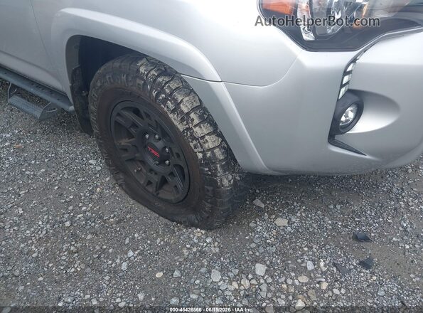 JTEEU5JR4N5259732 2022 TOYOTA 4RUNNER Silver წინა ხედი