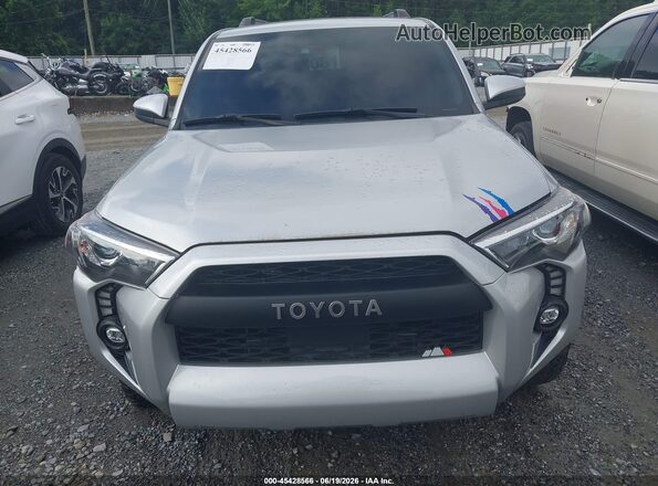 JTEEU5JR4N5259732 2022 TOYOTA 4RUNNER Silver ხელსაწყოთა პანელის ხედი