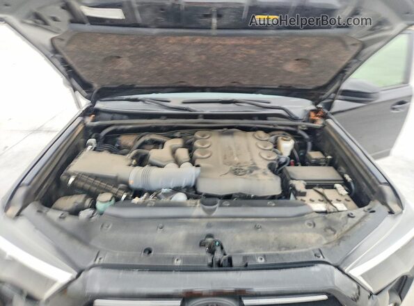 JTEEU5JR5R5314372 2024 TOYOTA 4RUNNER Black Вид підкапотного простору