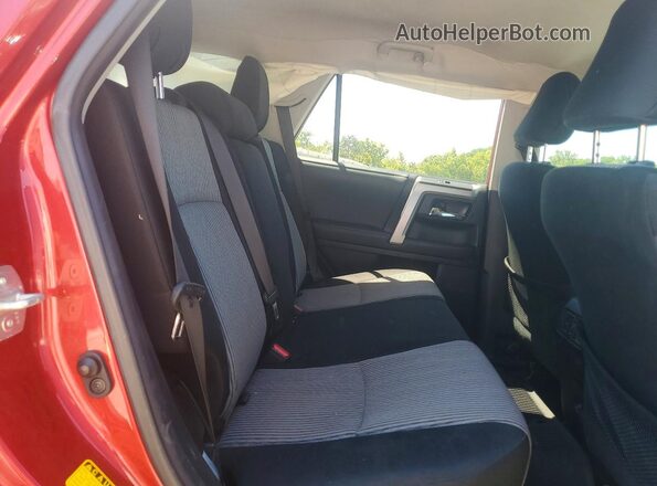JTEEU5JR7N5253018 2022 TOYOTA 4RUNNER Red Rear interior view