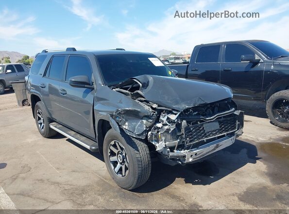 JTEEU5JR8R5306783 2024 TOYOTA 4RUNNER Gray Front view