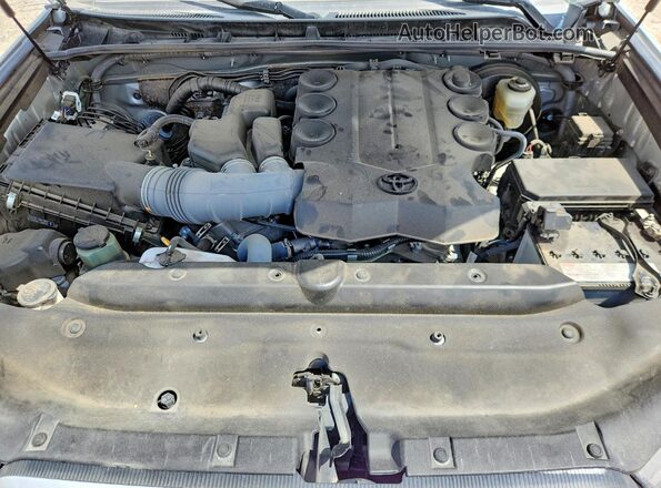 JTEEU5JRXP5296254 2023 TOYOTA 4RUNNER Silver Вид підкапотного простору