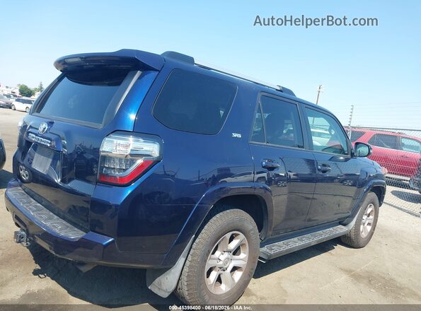 JTEFU5JR0N5257576 2022 TOYOTA 4RUNNER Blue Вид задньої частини салону