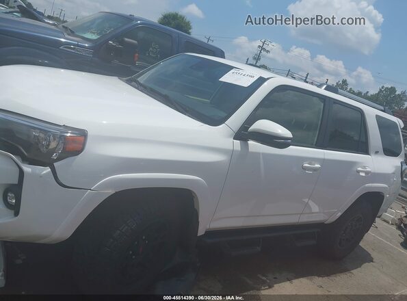 JTEFU5JR2N5256607 2022 TOYOTA 4RUNNER White Սալոնի 360 աստիճան տեսք