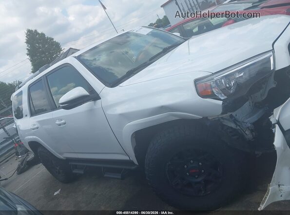 JTEFU5JR2N5256607 2022 TOYOTA 4RUNNER White Սալոնի հետևի տեսք