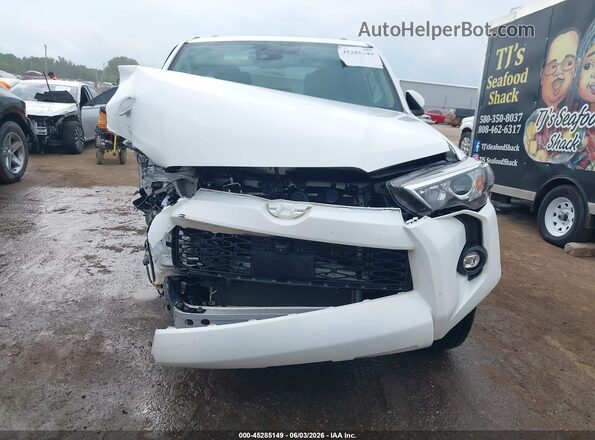 JTEFU5JR9P5297576 2023 TOYOTA 4RUNNER Белый Вид щитка приборов