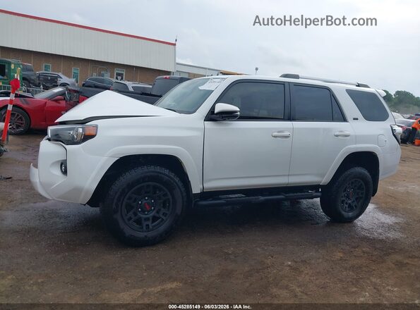 JTEFU5JR9P5297576 2023 TOYOTA 4RUNNER Белый Панорамный вид салона 360°