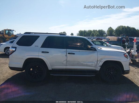 JTEJU5JR8M5954468 2021 TOYOTA 4RUNNER White Rear interior view