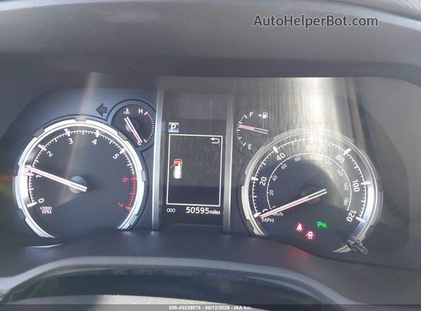 JTEKU5JR1R6227985 2024 TOYOTA 4RUNNER White Հետևի նստատեղերի տեսք