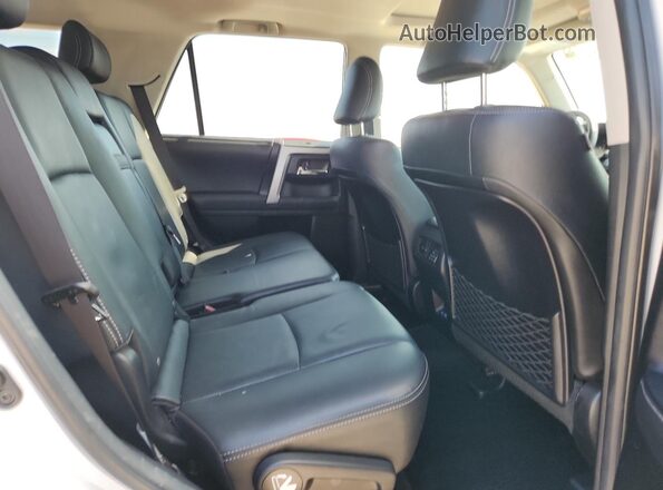 JTEKU5JRXR6230271 2024 TOYOTA 4RUNNER Белый Вид задней части салона