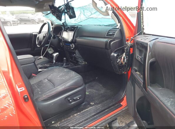 JTELU5JR2P6109946 2023 TOYOTA 4RUNNER Orange Вид салону спереду